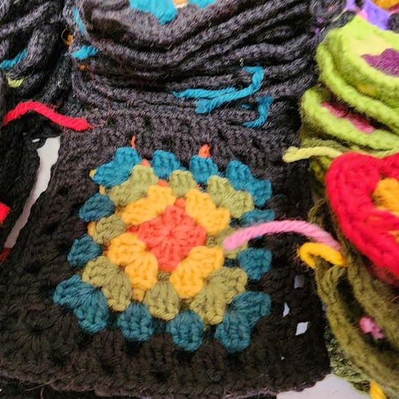 Vintage Crocheted Granny Squares 1-8" Individual Squares Colorful Lot Over 170 - Picture 4 of 16